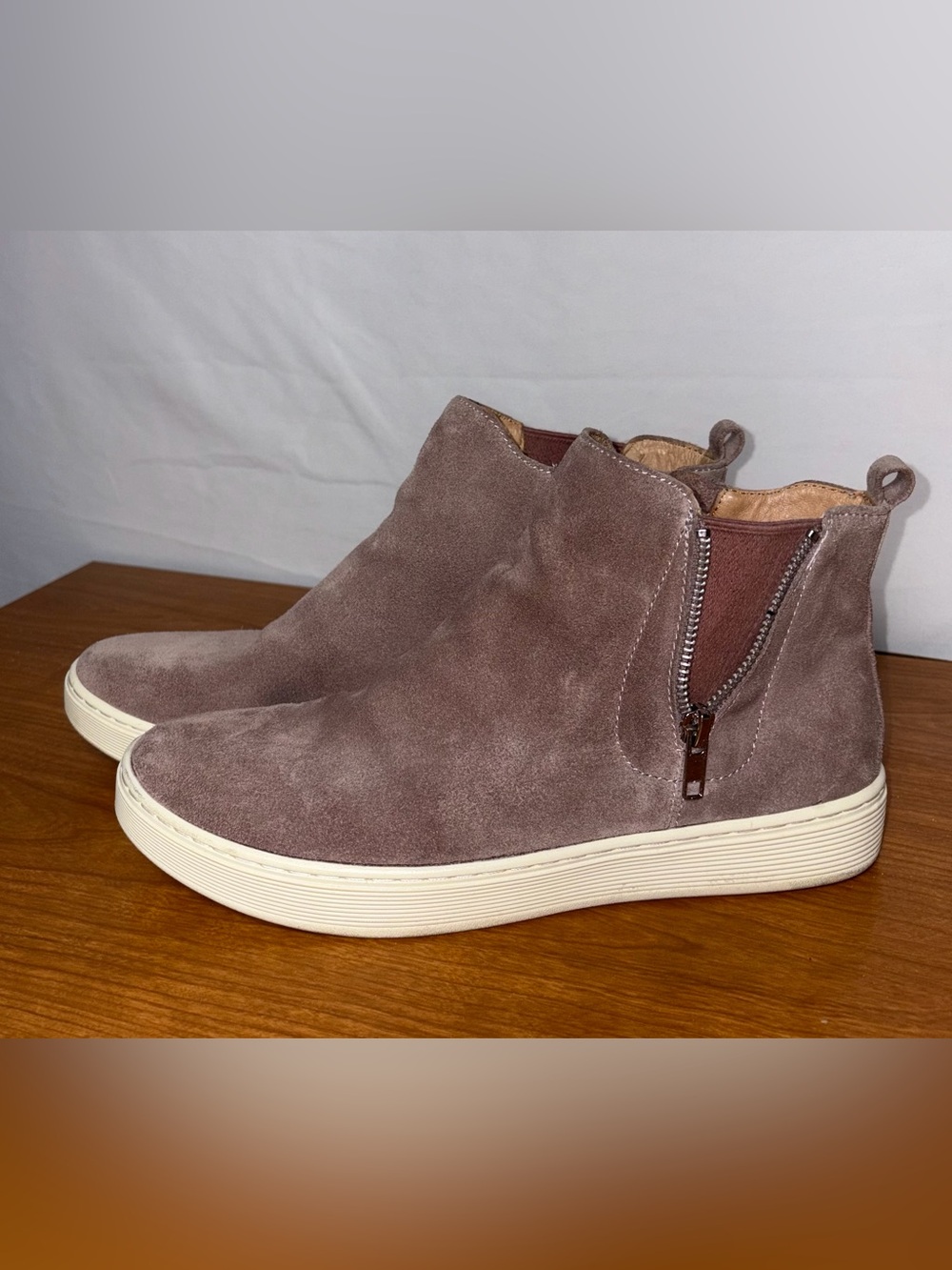 Sofft Portland Ankle Boot (AQUA Söfft) size 9.5 in Taupe